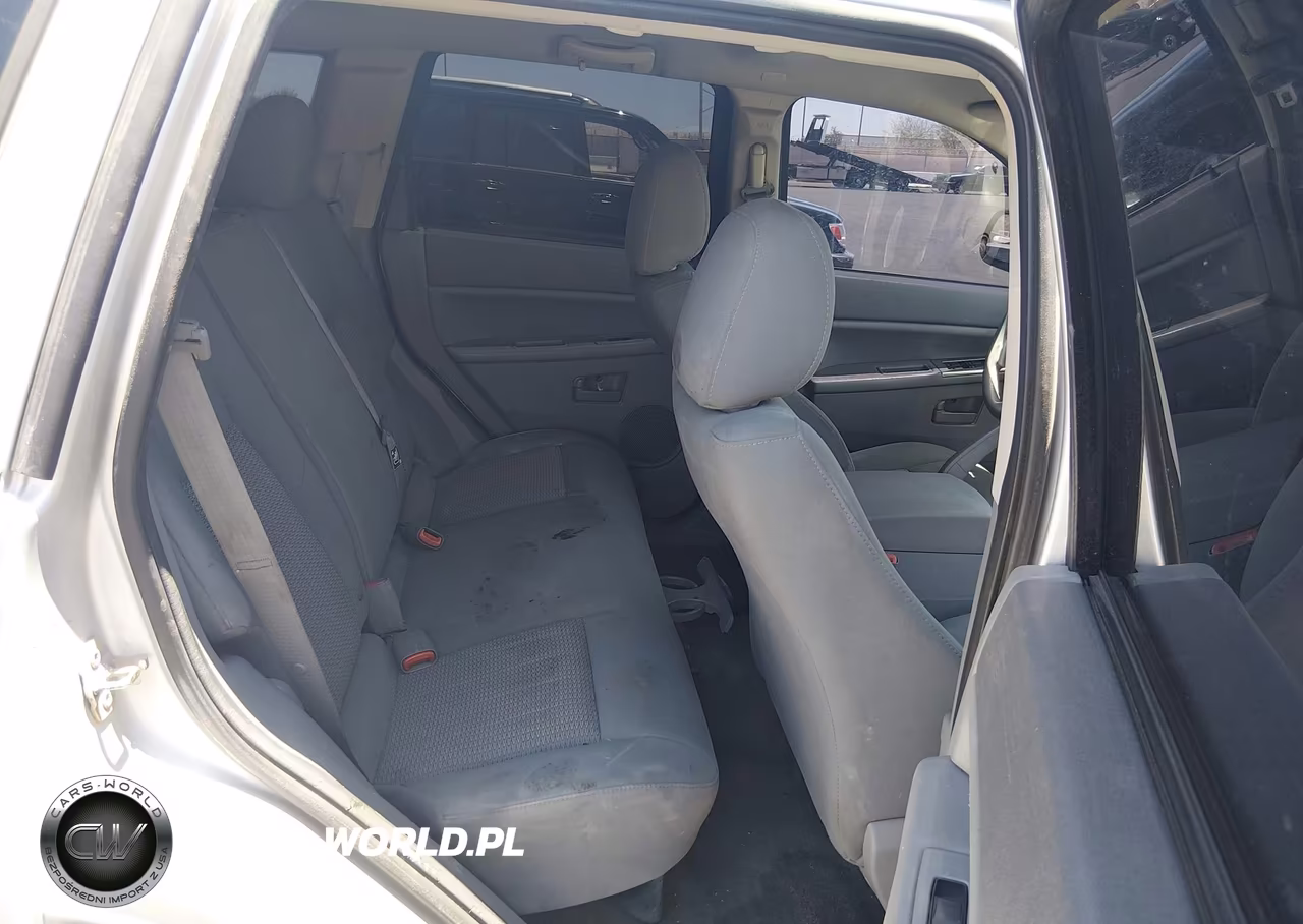 2007 Jeep Grand Cherokee Laredo VIN:1J8GR48K97C613060 - 8