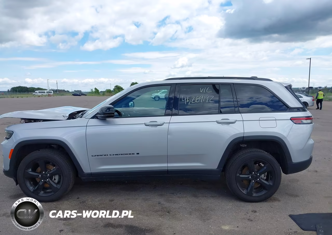 2025 Jeep Grand Cherokee Altitude X 4X4 VIN:1C4RJHAG7SC293816 - 14