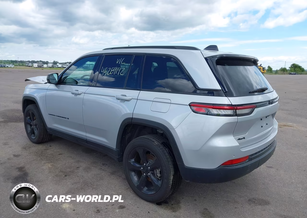 2025 Jeep Grand Cherokee Altitude X 4X4 VIN:1C4RJHAG7SC293816 - 3