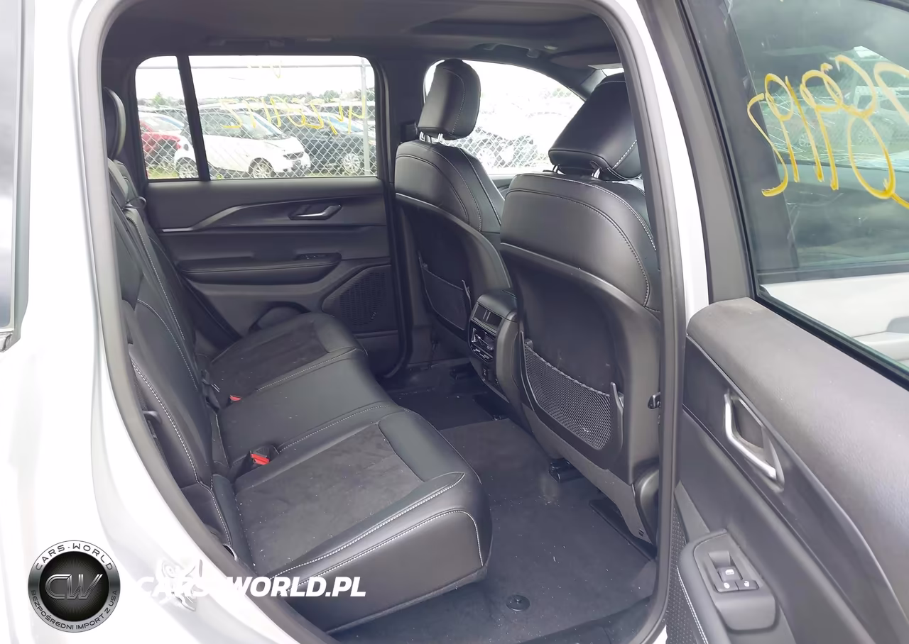 2025 Jeep Grand Cherokee Altitude X 4X4 VIN:1C4RJHAG7SC293816 - 8