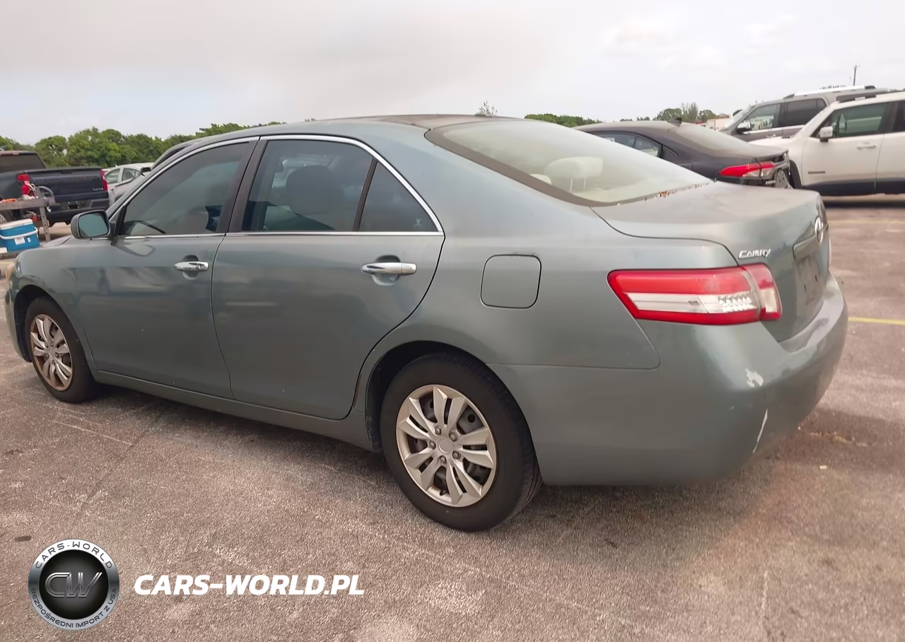 2010 Toyota Camry Le VIN:4T1BF3EK2AU525537 - 3