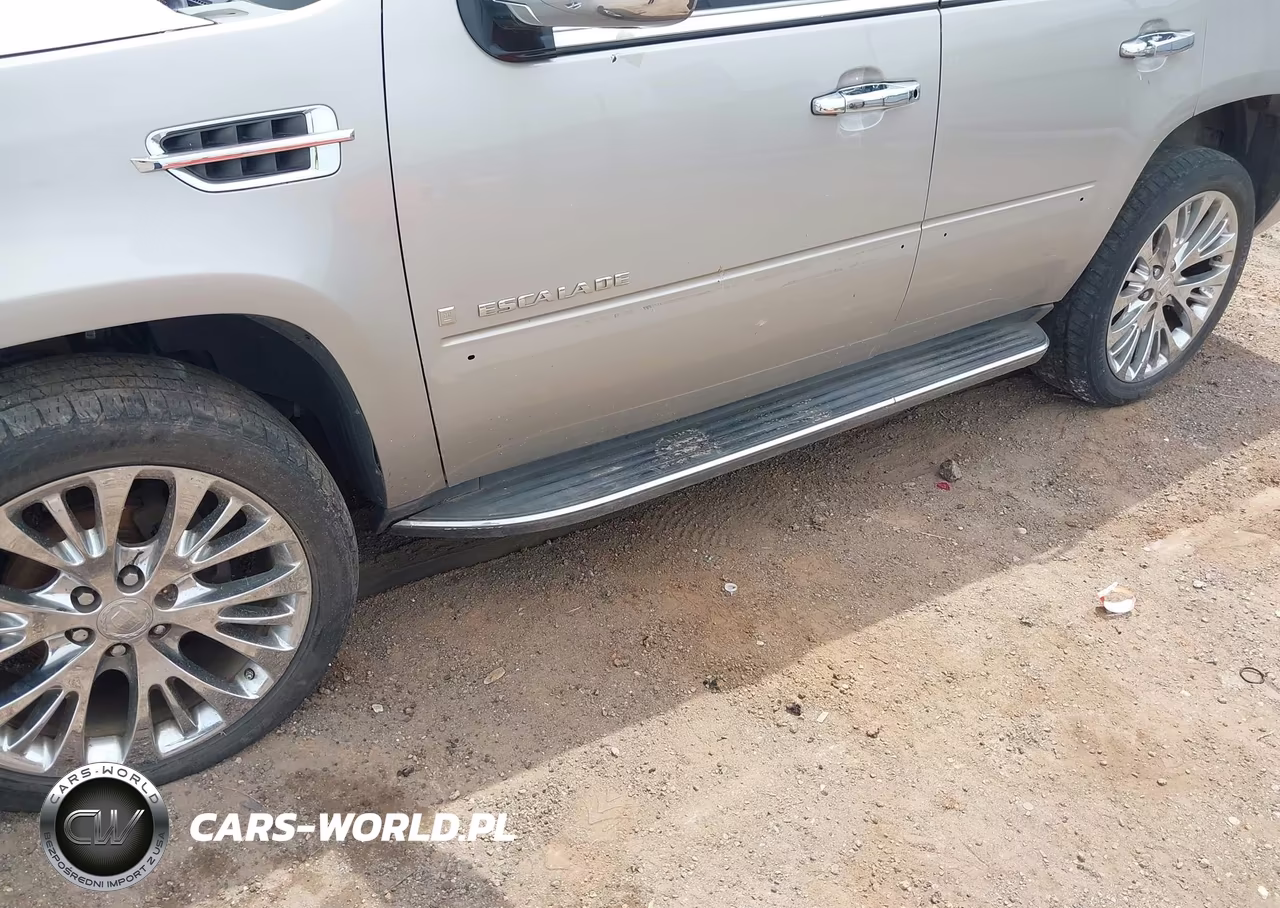 2008 Cadillac Escalade Standard VIN:1GYFK638X8R117837 - 11