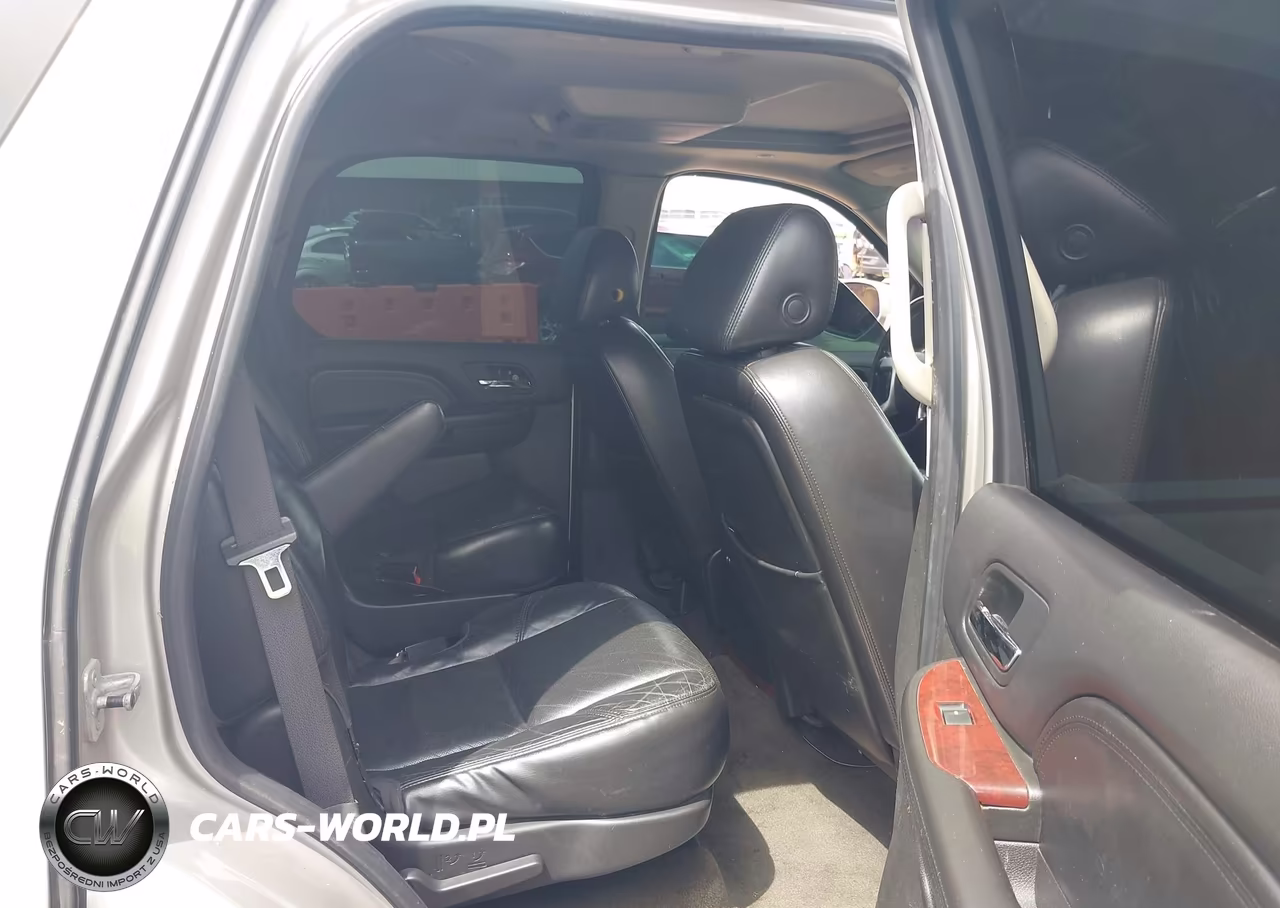 2008 Cadillac Escalade Standard VIN:1GYFK638X8R117837 - 8