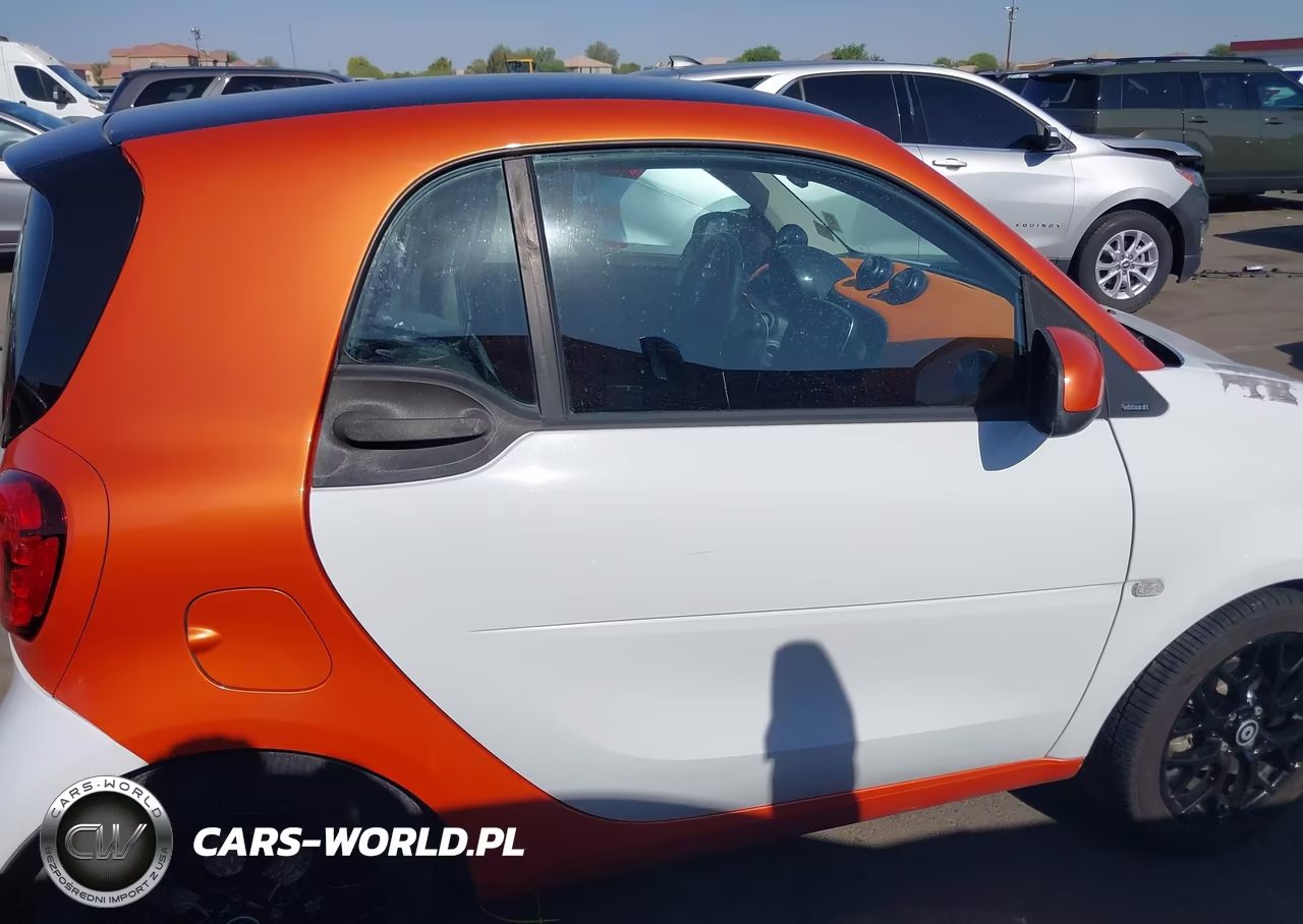 2016 Smart Fortwo Passion VIN:WMEFJ5DA2GK051930 - 13