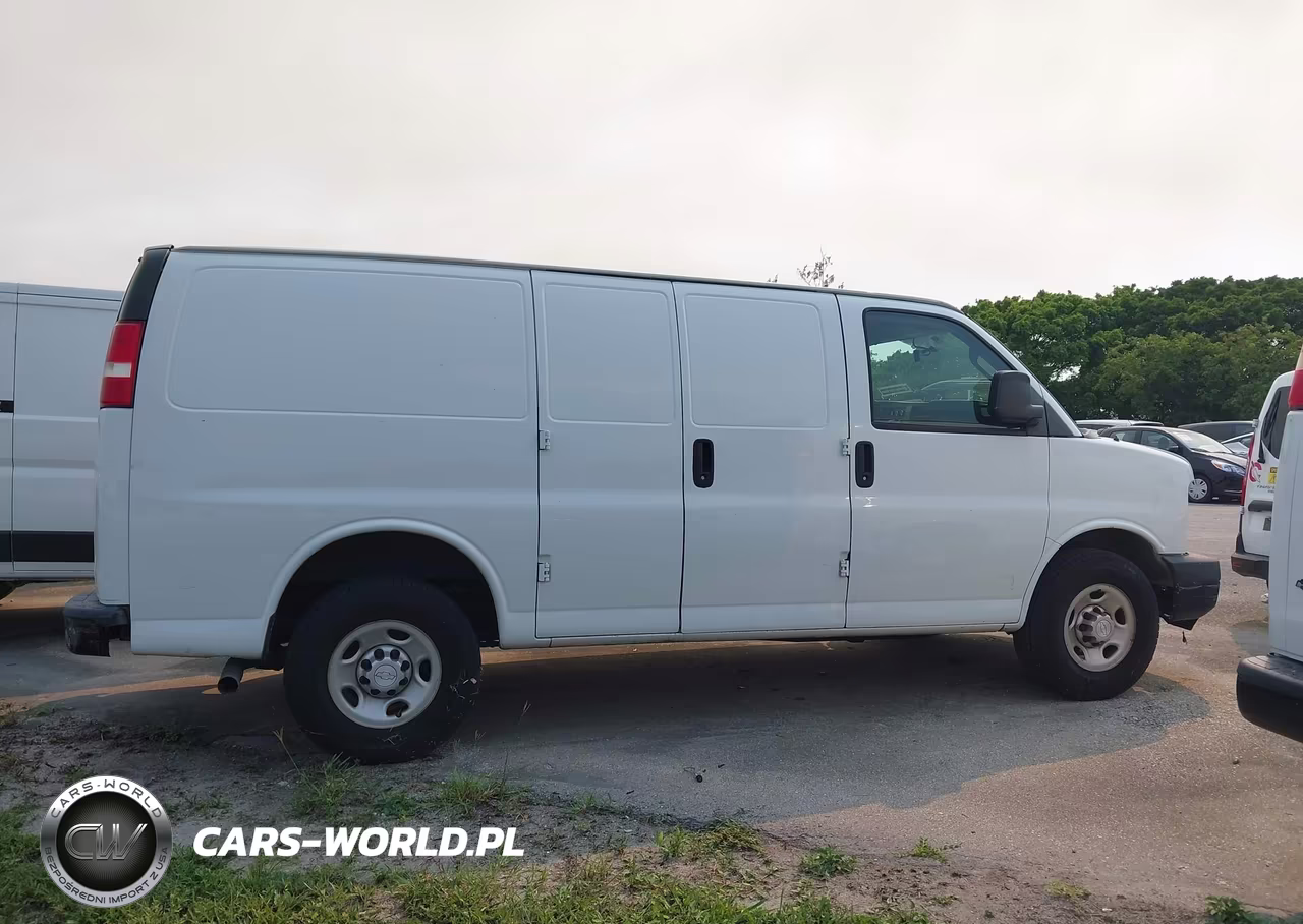 2018 Chevrolet Express 2500 Work Van VIN:1GCWGAFP5J1198389 - 13