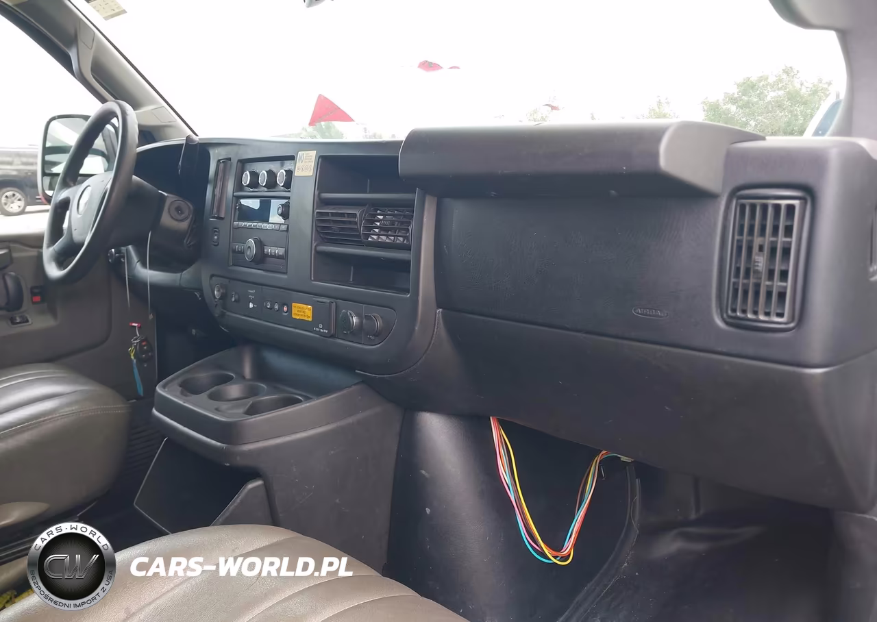 2018 Chevrolet Express 2500 Work Van VIN:1GCWGAFP5J1198389 - 5