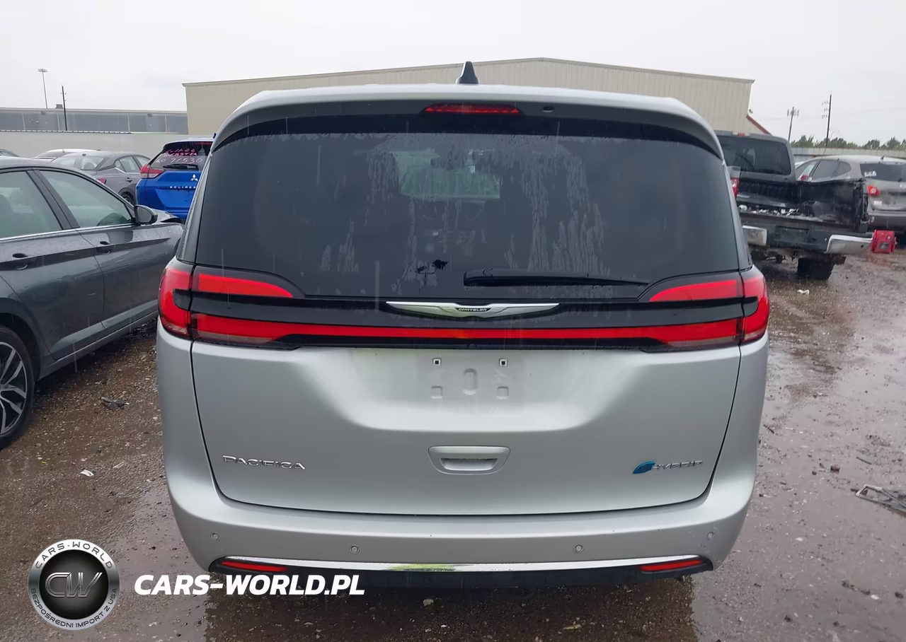 2024 Chrysler Pacifica Hybrid Select VIN:2C4RC1S7XRR150022 - 16
