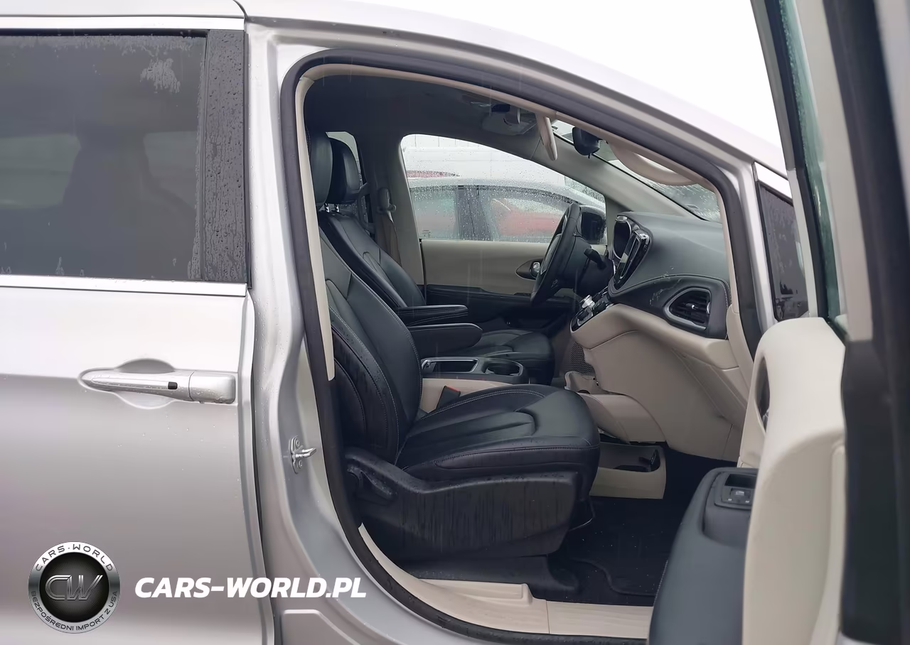 2024 Chrysler Pacifica Hybrid Select VIN:2C4RC1S7XRR150022 - 5
