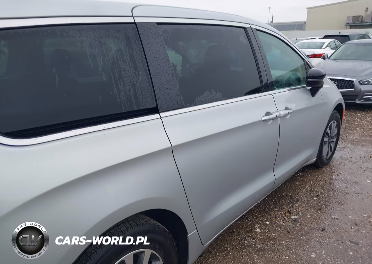 2024 Chrysler Pacifica Hybrid Select VIN:2C4RC1S7XRR150022 - 6