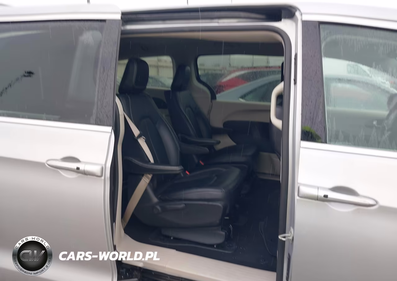 2024 Chrysler Pacifica Hybrid Select VIN:2C4RC1S7XRR150022 - 8