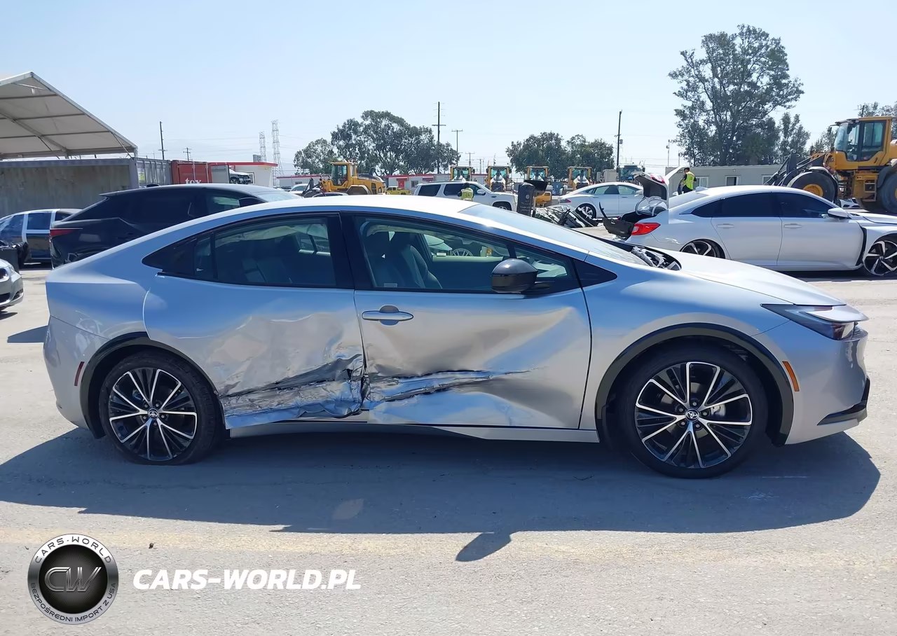 2026 Toyota Prius Xle VIN:JTDACAAU2T3081220 - 13