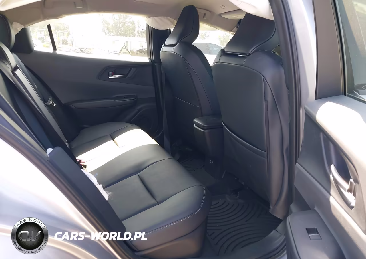 2026 Toyota Prius Xle VIN:JTDACAAU2T3081220 - 8