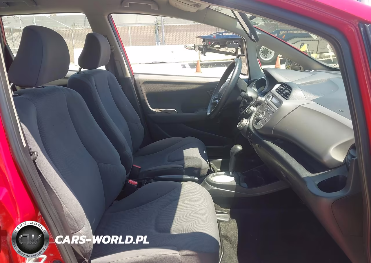 2013 Honda Fit VIN:JHMGE8H30DC010219 - 5