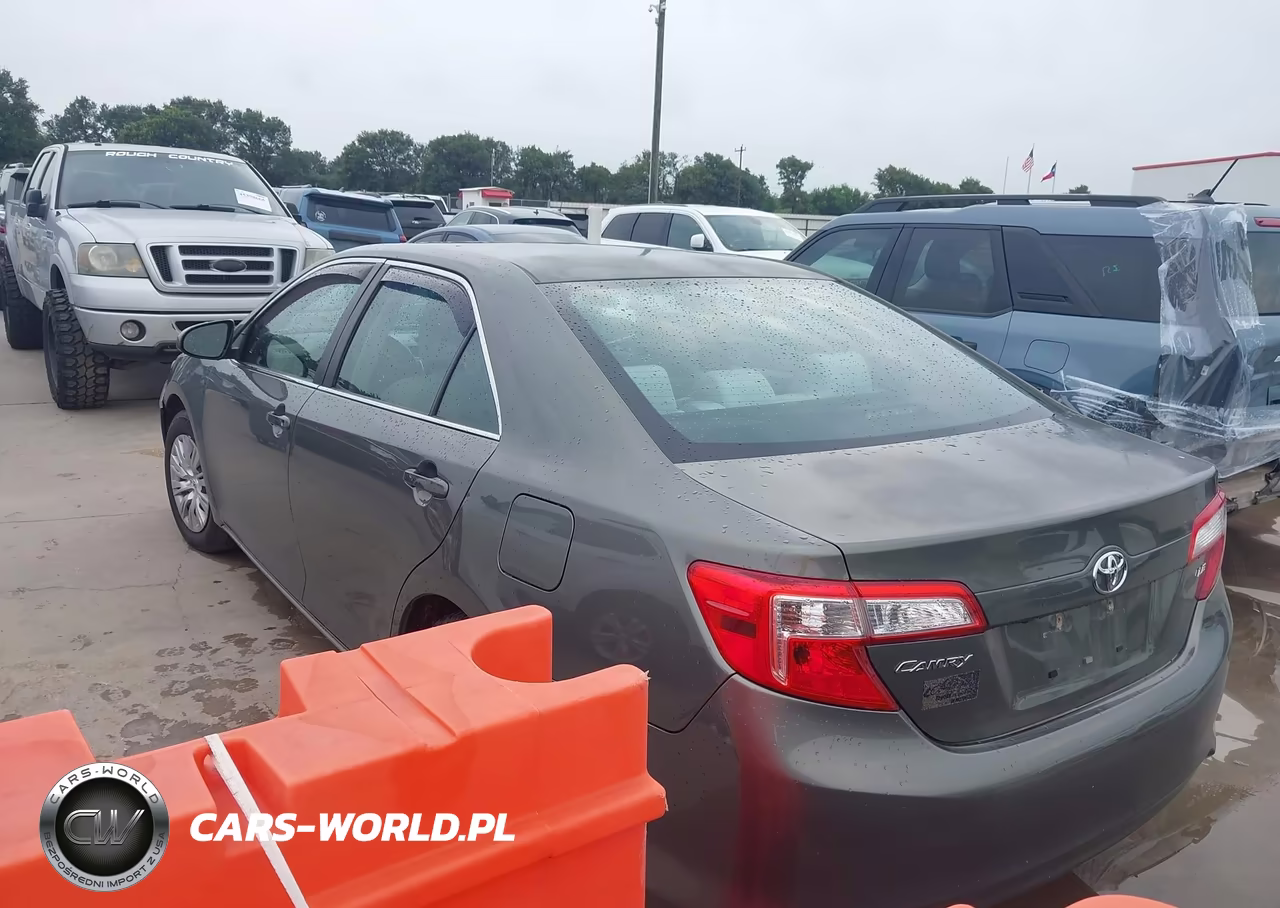 2014 Toyota Camry Le VIN:4T1BF1FK8EU814575 - 3