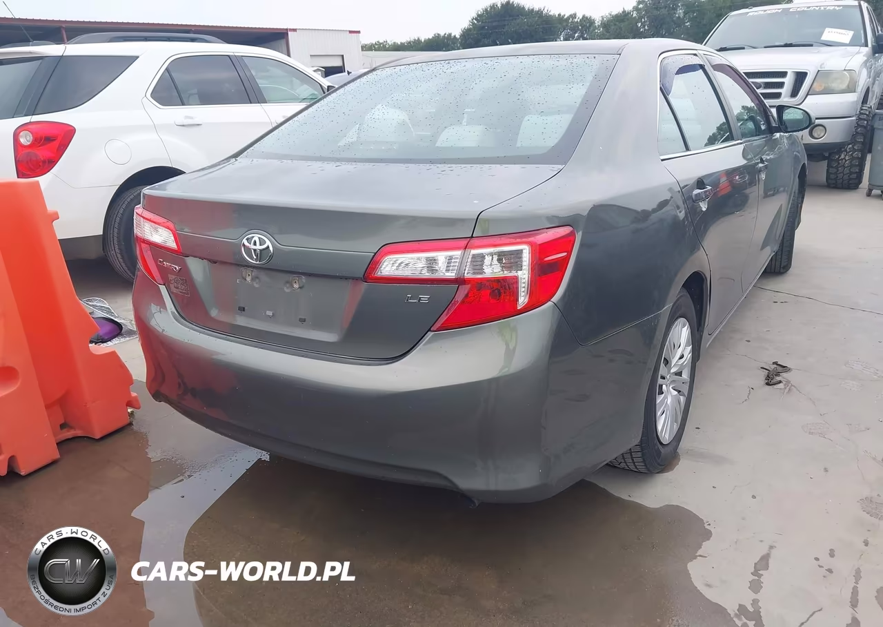 2014 Toyota Camry Le VIN:4T1BF1FK8EU814575 - 4