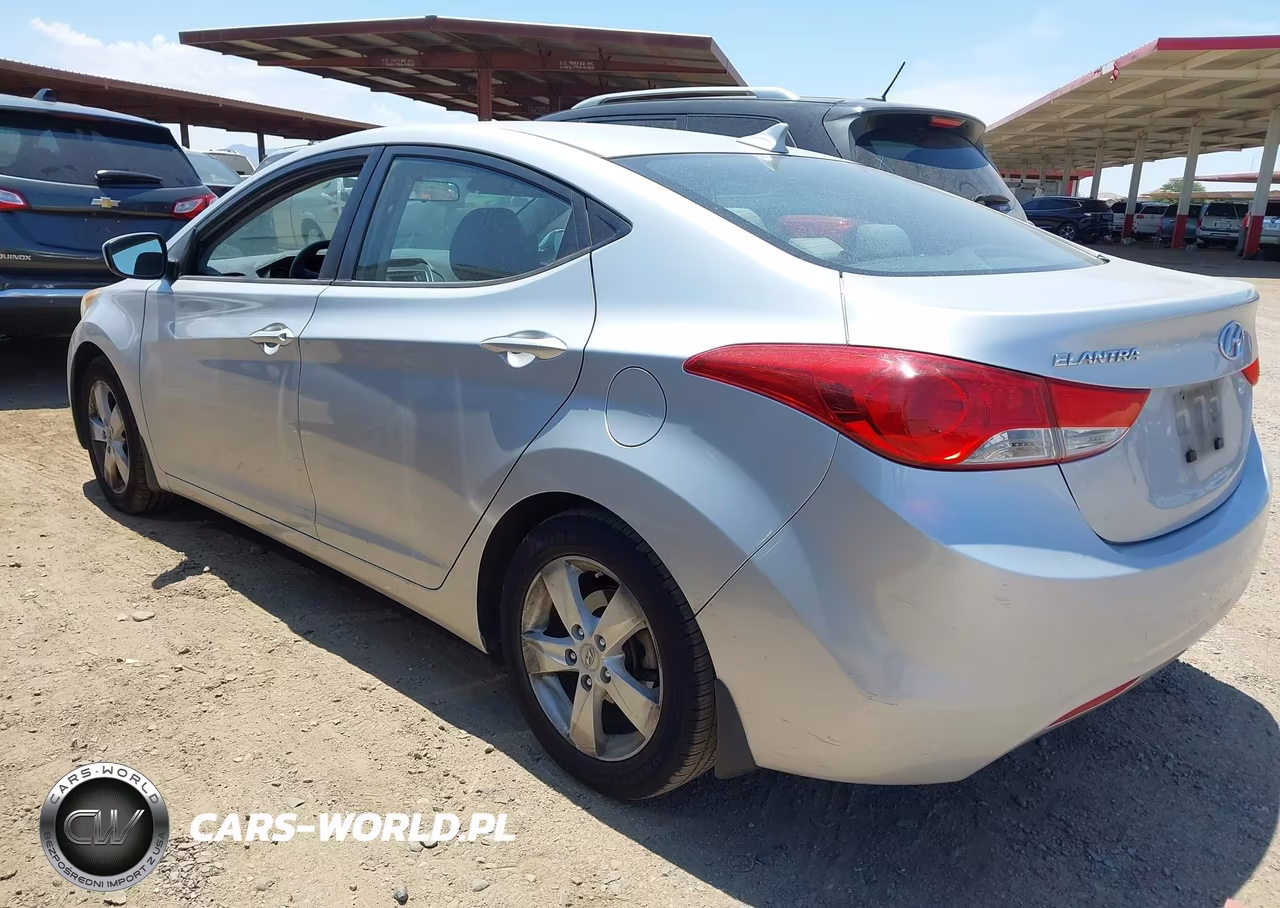 2013 Hyundai Elantra Gls VIN:KMHDH4AE9DU680468 - 3