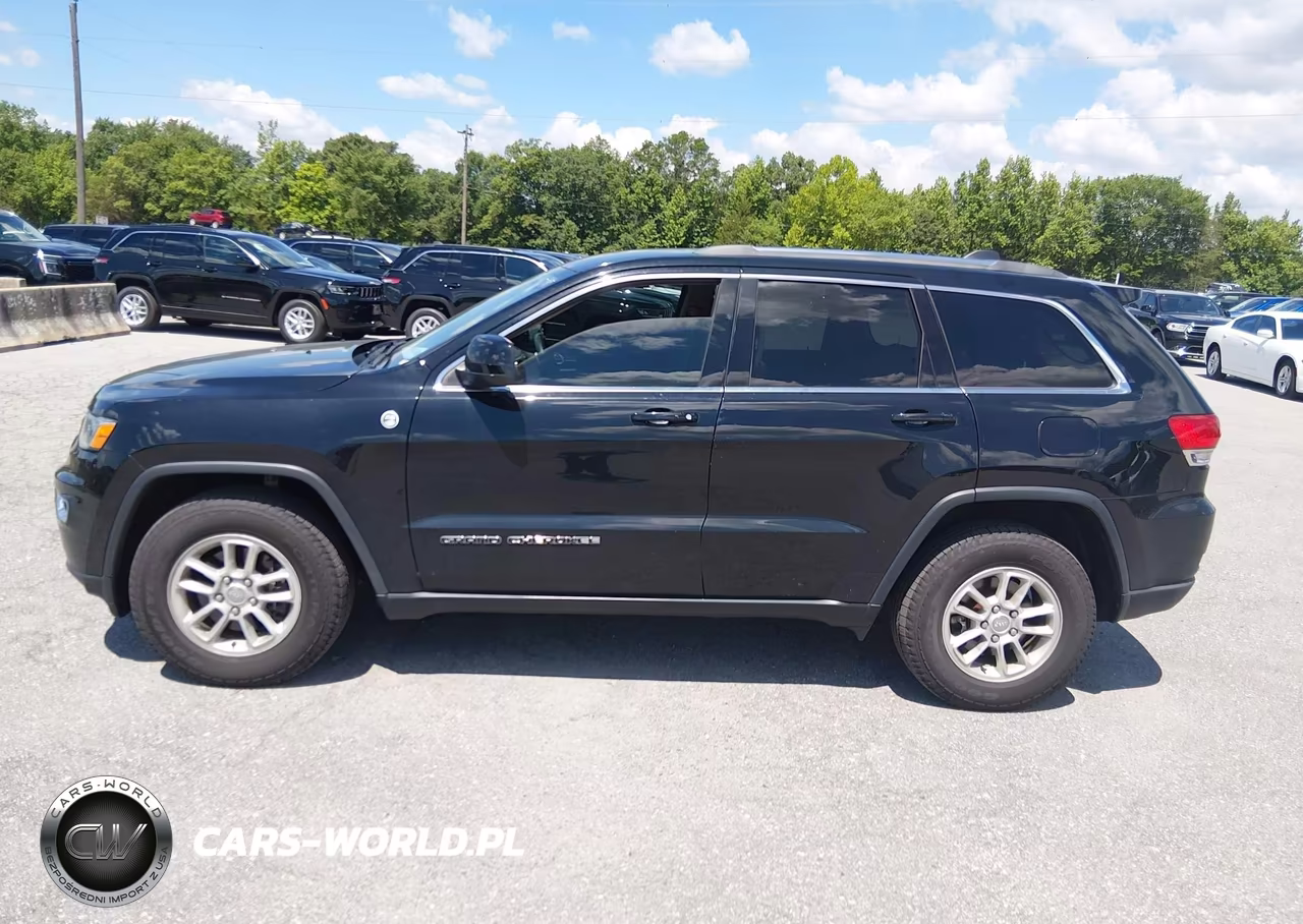 2019 Jeep Grand Cherokee Laredo E 4X4 VIN:1C4RJFAG7KC837008 - 19
