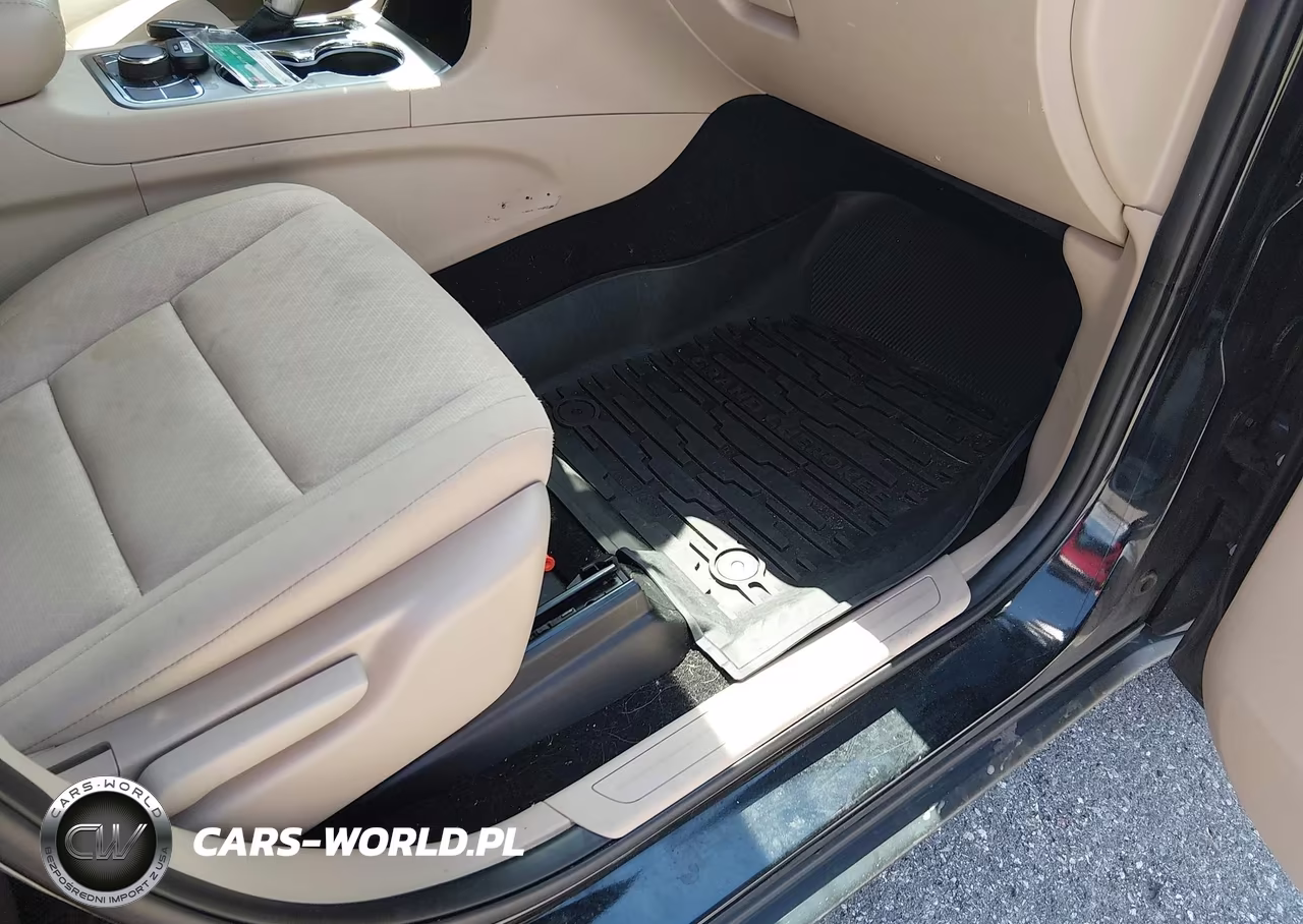 2019 Jeep Grand Cherokee Laredo E 4X4 VIN:1C4RJFAG7KC837008 - 5