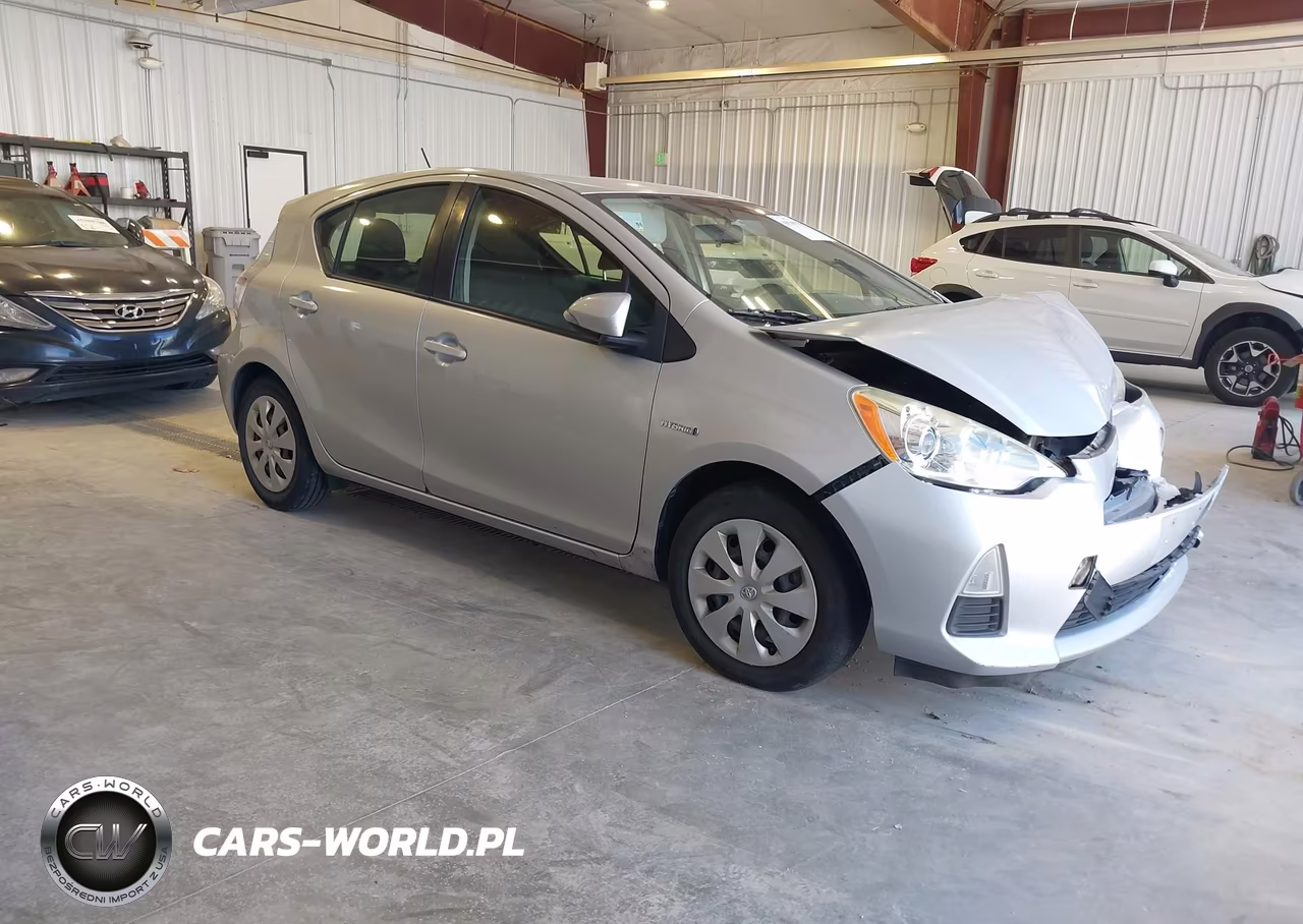 2014 Toyota Prius C Two