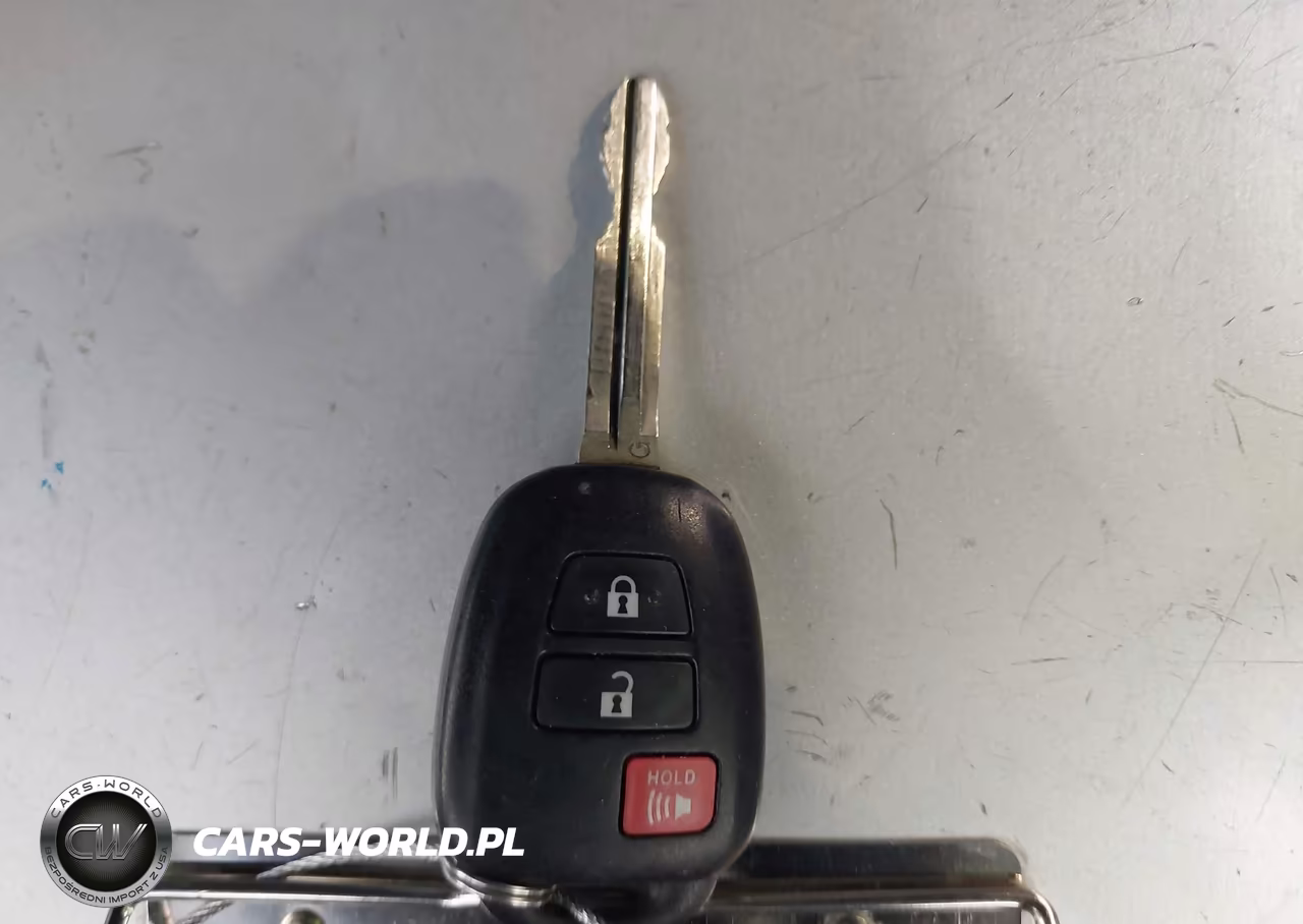 2014 Toyota Prius C Two VIN:JTDKDTB3XE1570966 - 11