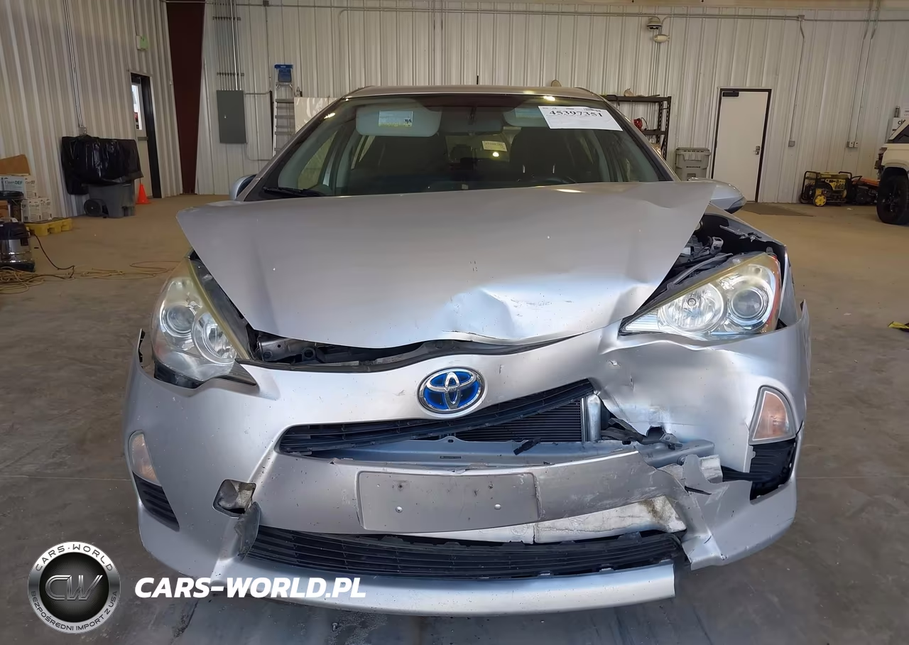 2014 Toyota Prius C Two VIN:JTDKDTB3XE1570966 - 12