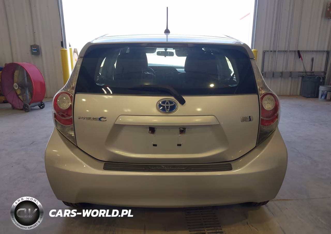 2014 Toyota Prius C Two VIN:JTDKDTB3XE1570966 - 16
