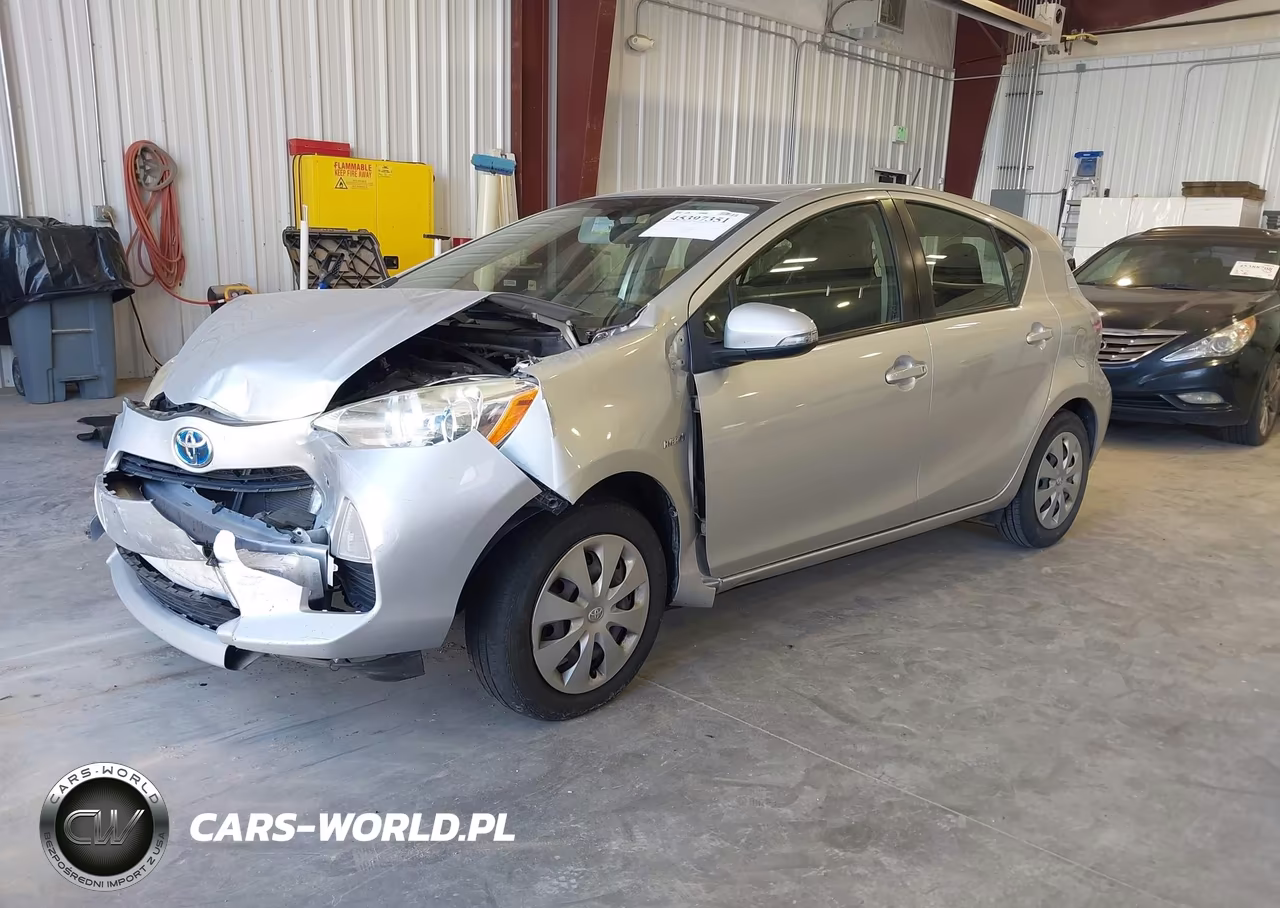 2014 Toyota Prius C Two VIN:JTDKDTB3XE1570966 - 2