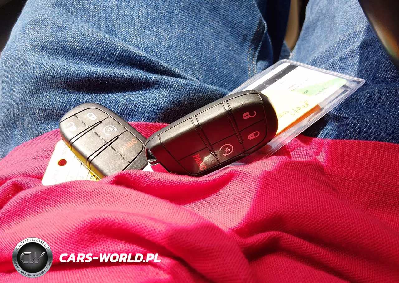 2020 Jeep Grand Cherokee Laredo E 4X4 VIN:1C4RJFAG9LC444029 - 11
