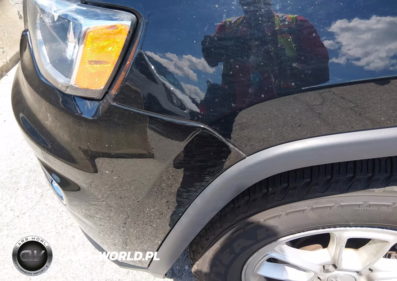 2020 Jeep Grand Cherokee Laredo E 4X4 VIN:1C4RJFAG9LC444029 - 6