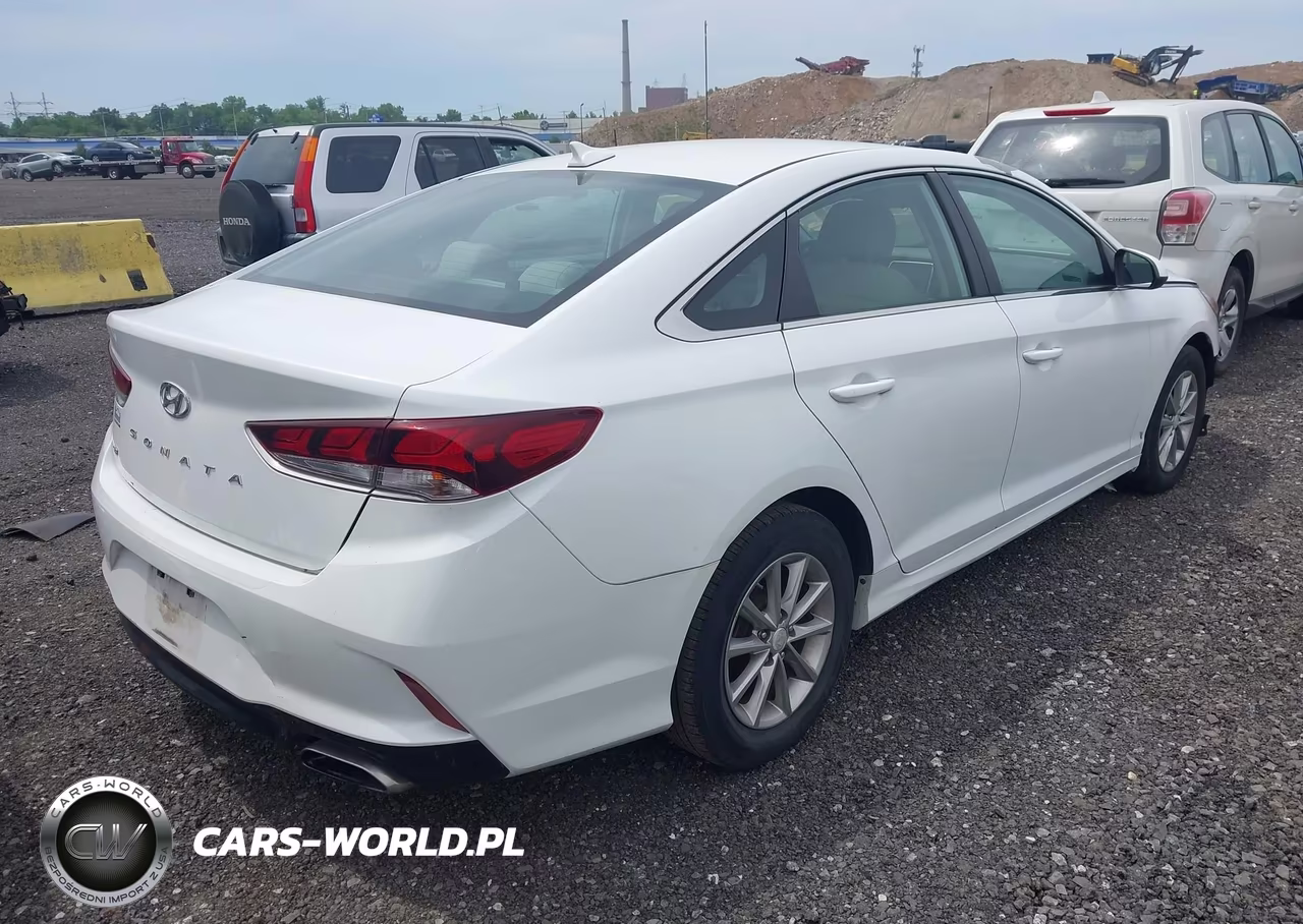 2018 Hyundai Sonata Se VIN:5NPE24AF5JH668746 - 4