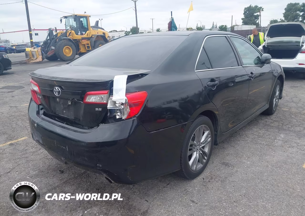 2014 Toyota Camry Se VIN:4T1BF1FK8EU433602 - 4