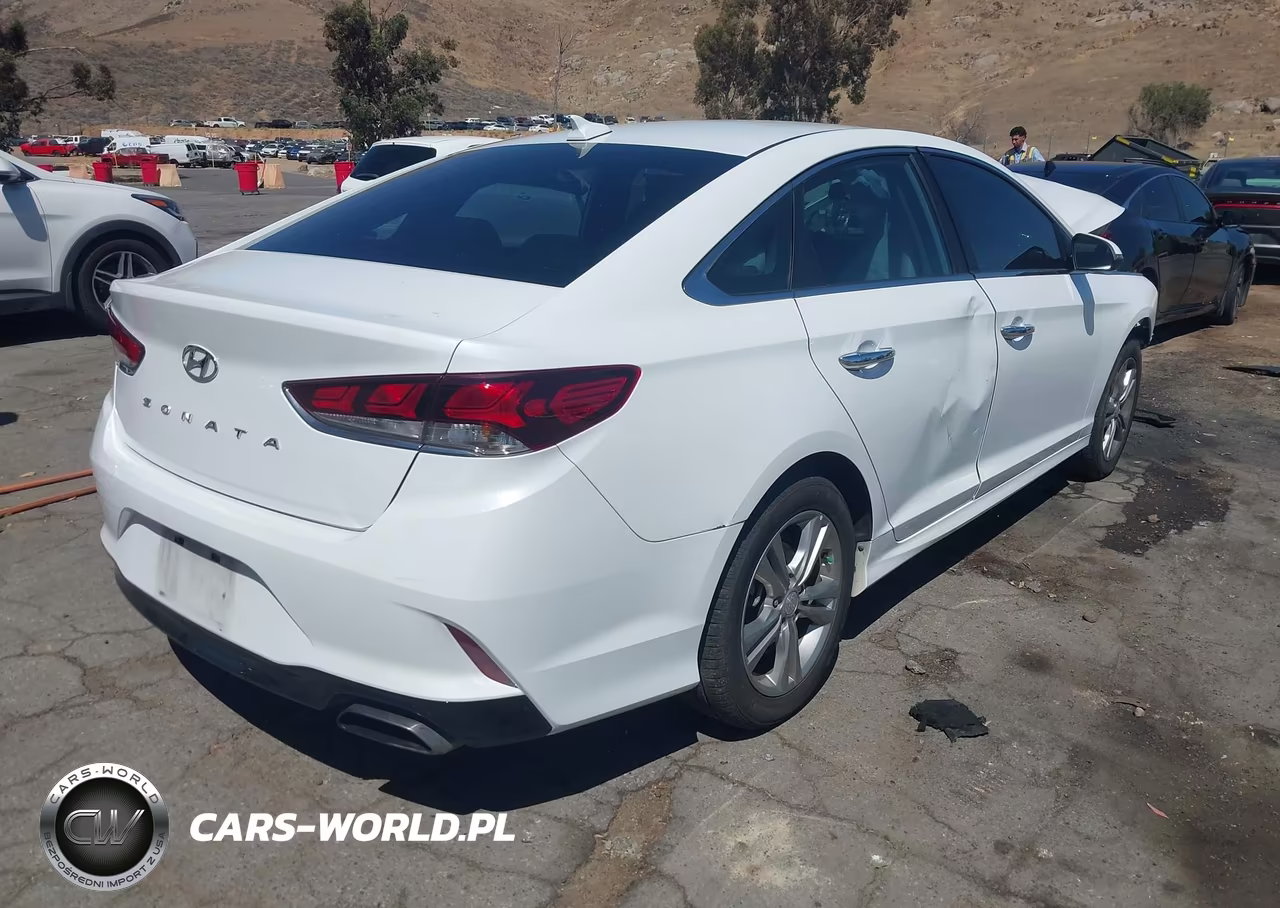 2018 Hyundai Sonata Sel VIN:5NPE34AF0JH597923 - 4