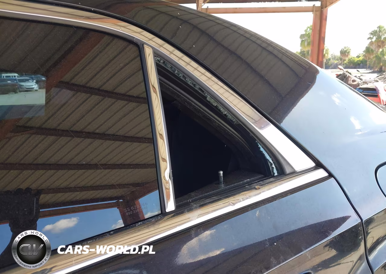 2012 Chrysler 300 VIN:2C3CCAAG7CH165702 - 16