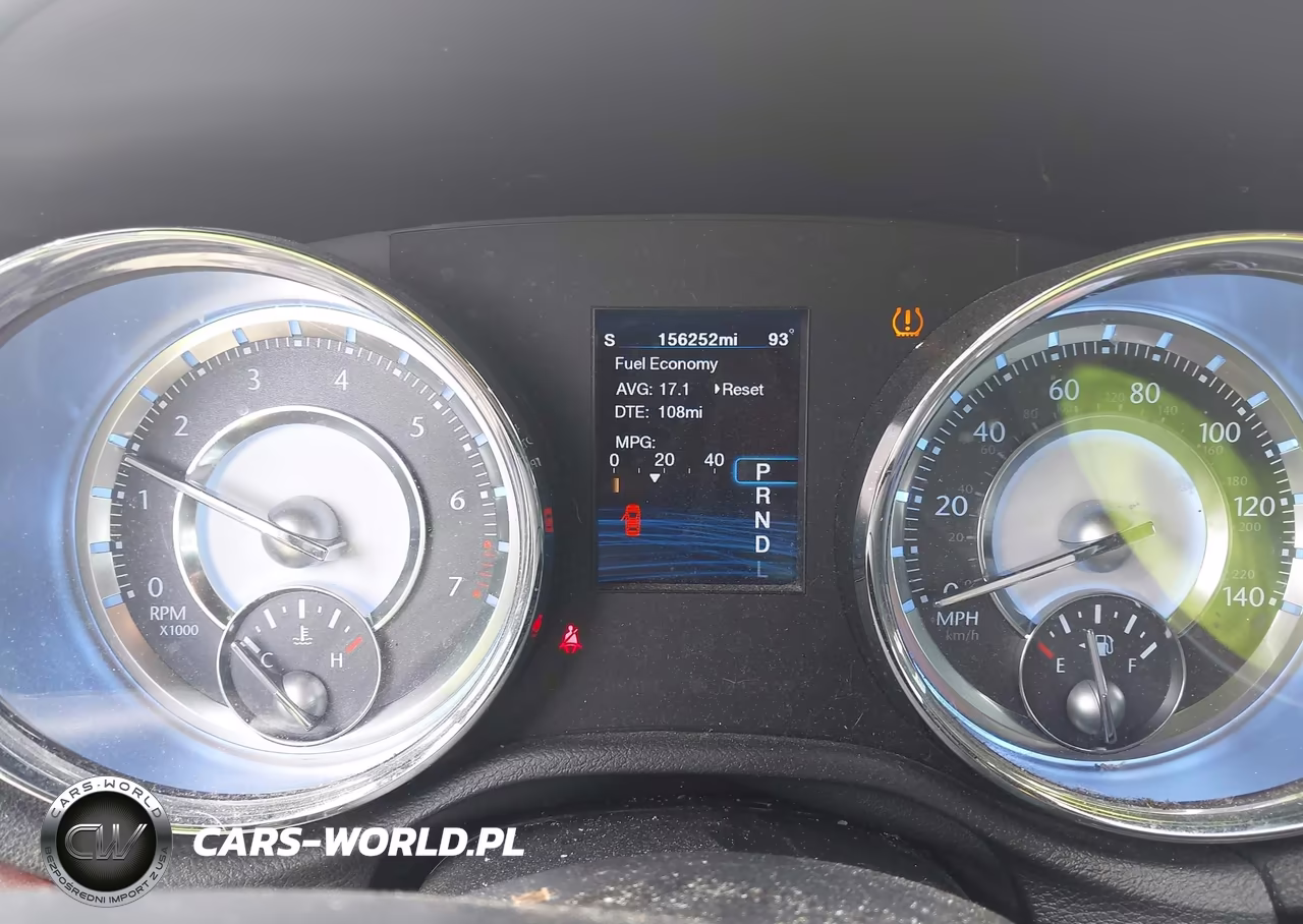 2012 Chrysler 300 VIN:2C3CCAAG7CH165702 - 7