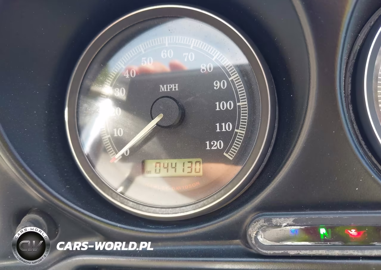 2010 Harley-Davidson Flhtcu VIN:1HD1FC415AB638448 - 11