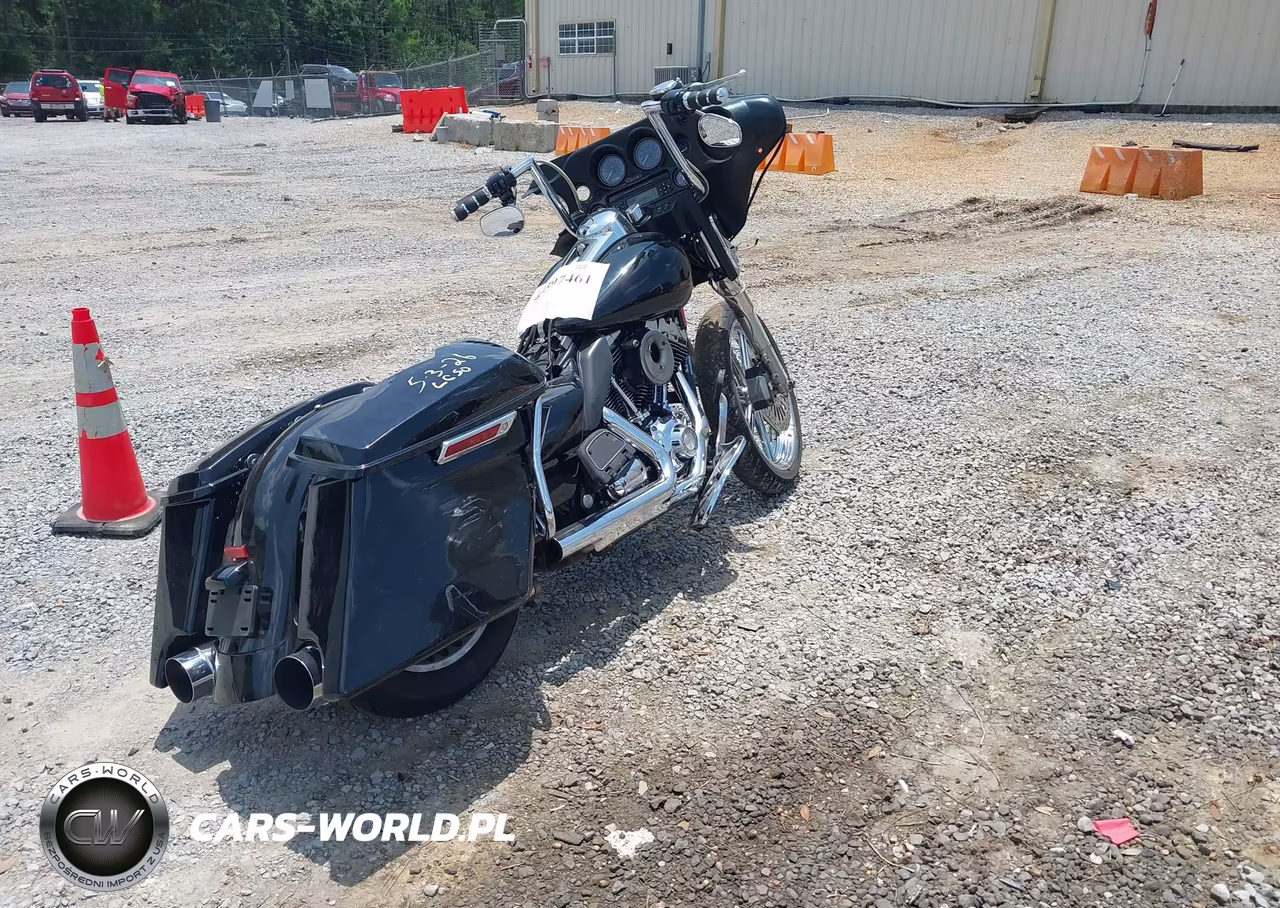 2010 Harley-Davidson Flhtcu VIN:1HD1FC415AB638448 - 4