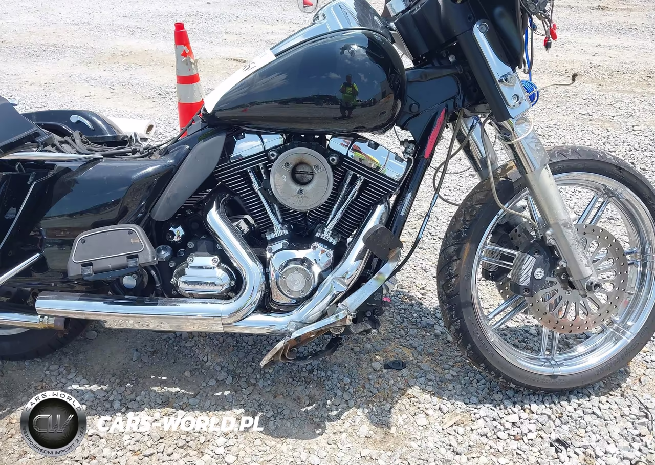 2010 Harley-Davidson Flhtcu VIN:1HD1FC415AB638448 - 8