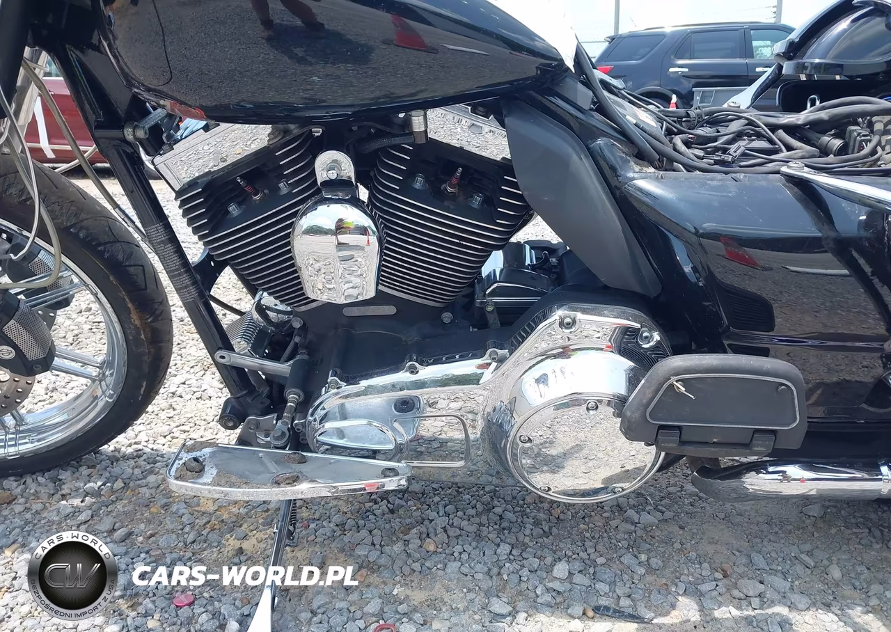 2010 Harley-Davidson Flhtcu VIN:1HD1FC415AB638448 - 9