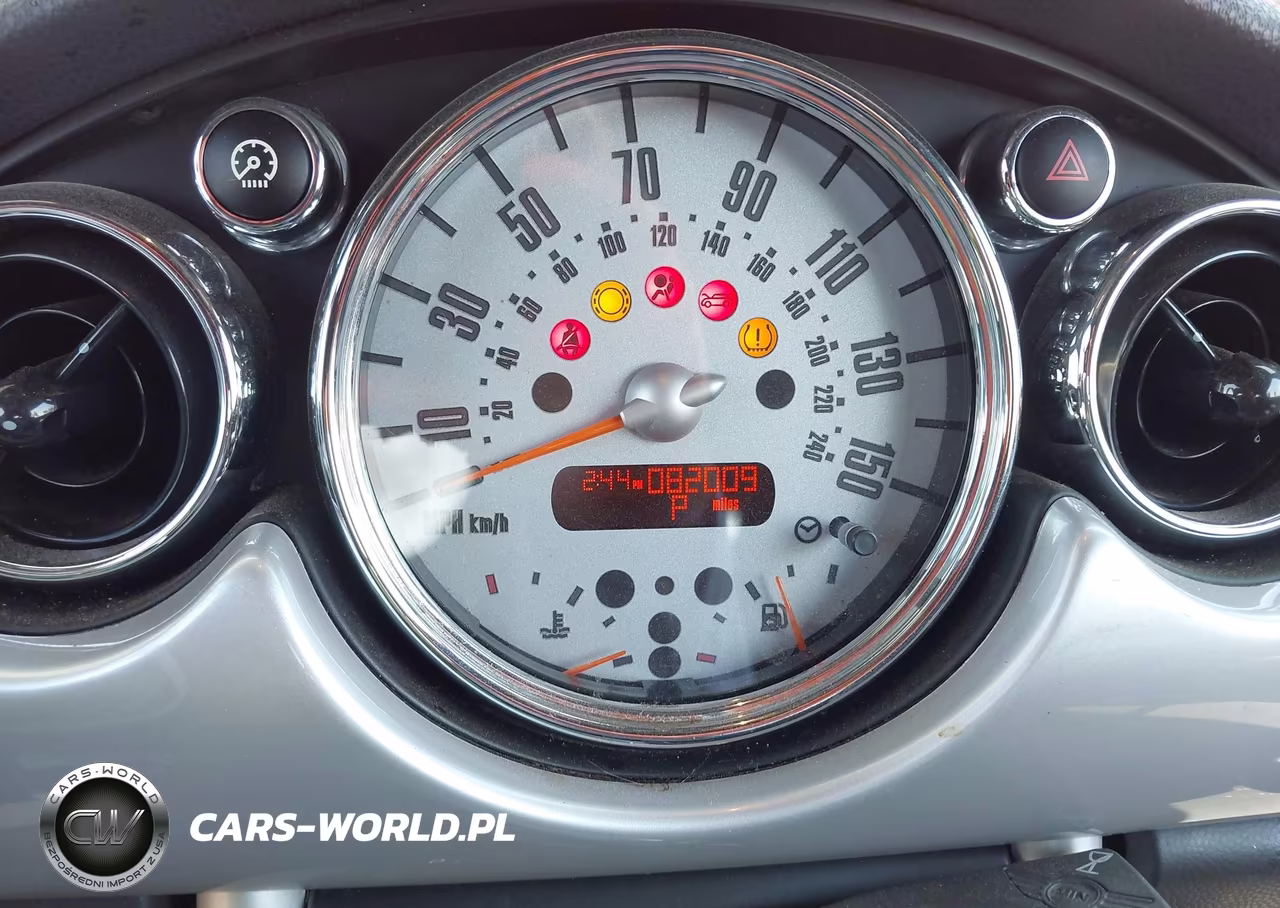 2008 Mini Cooper VIN:WMWRF33538TG17983 - 7