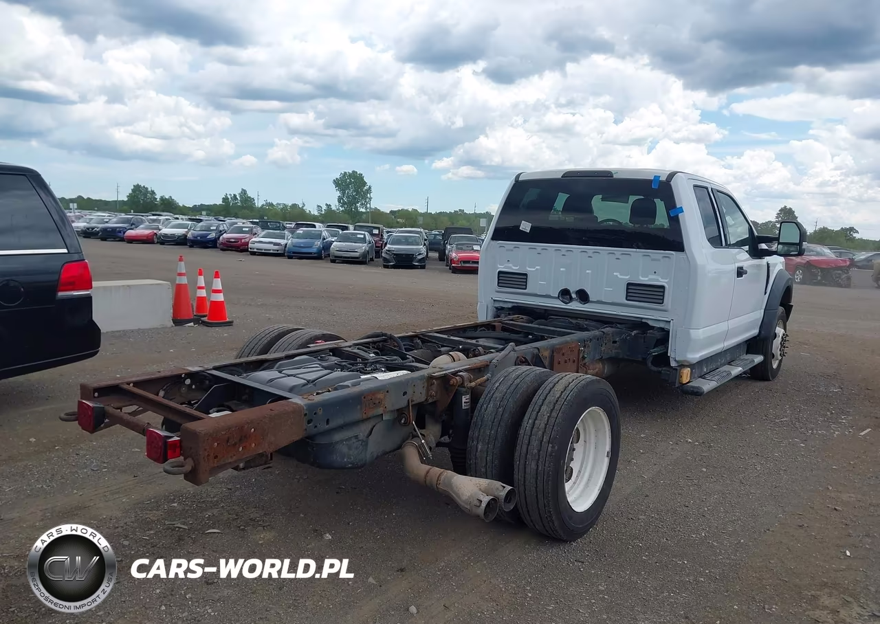 2017 Ford F-550 Chassis Lariat-Xl-Xlt VIN:1FD0X5HT4HEC91202 - 4