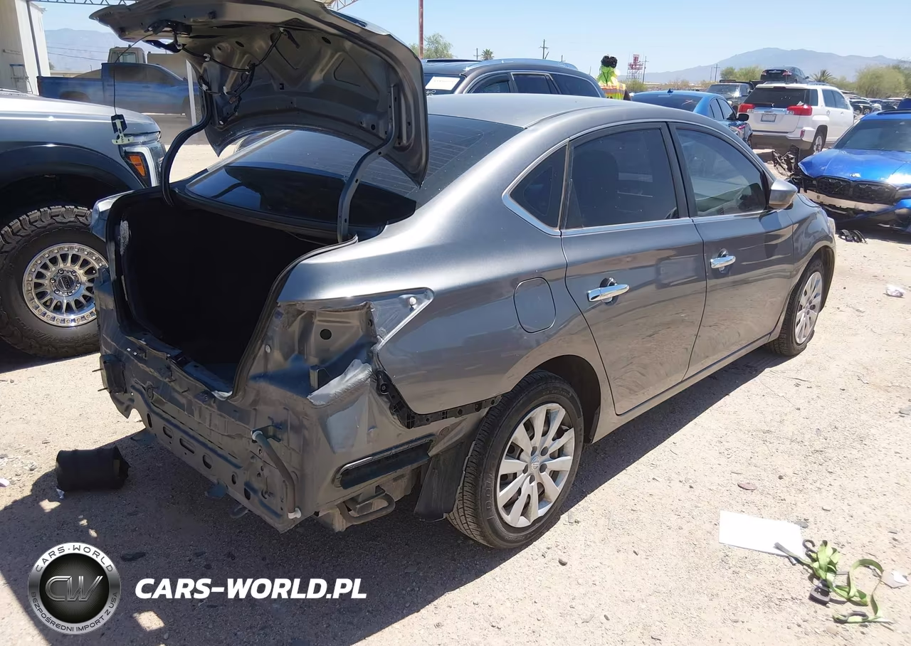2018 Nissan Sentra S VIN:3N1AB7AP5JY294542 - 4