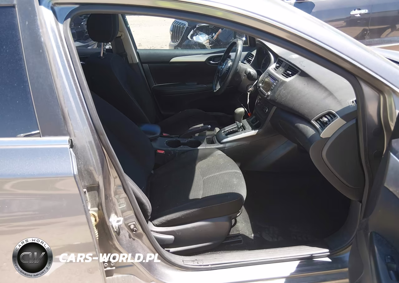 2018 Nissan Sentra S VIN:3N1AB7AP5JY294542 - 5
