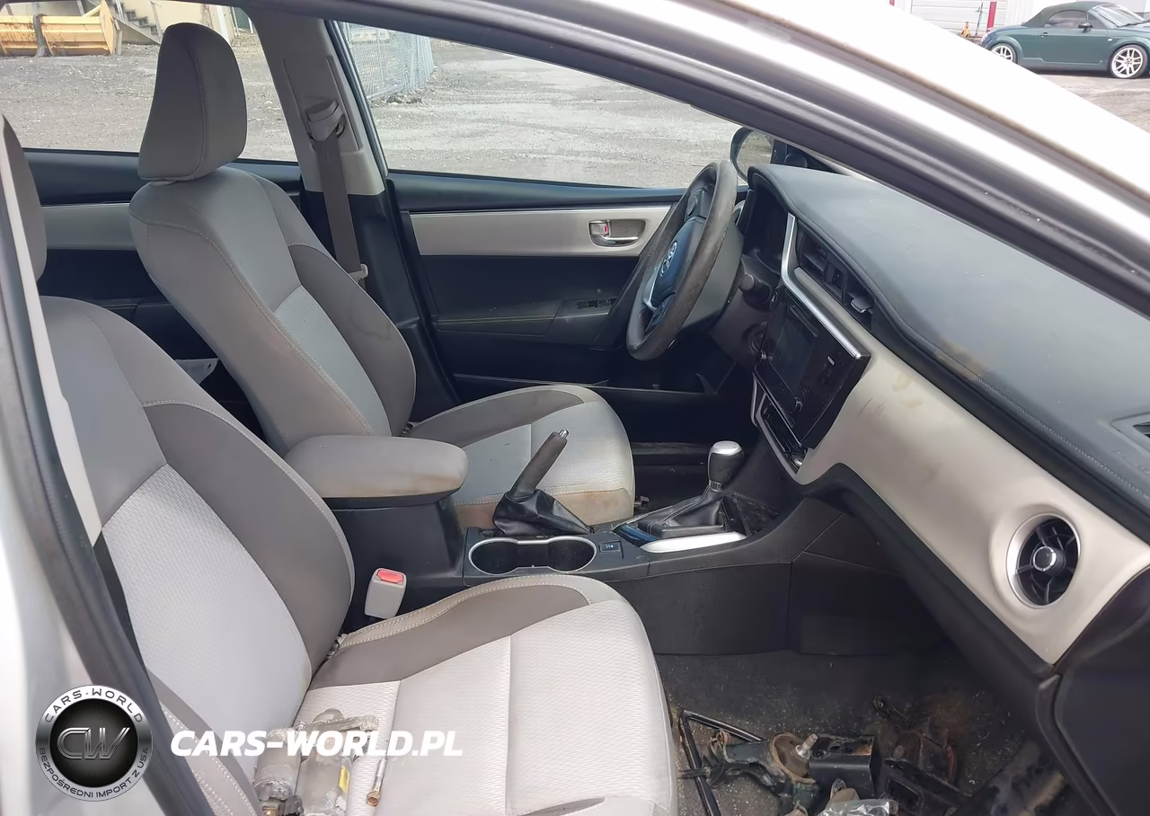 2017 Toyota Corolla Le VIN:5YFBURHE6HP664953 - 5