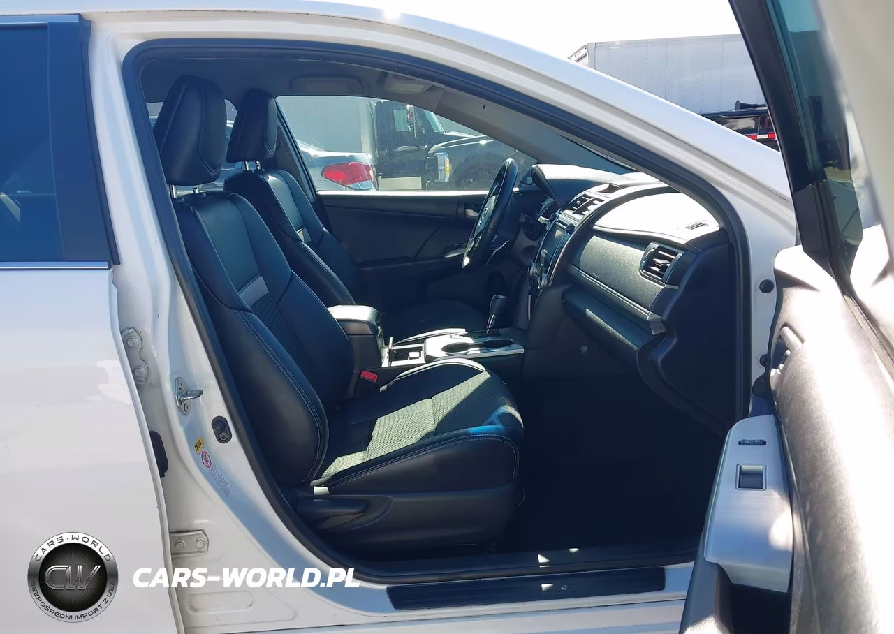2014 Toyota Camry Se VIN:4T1BF1FK5EU360544 - 17