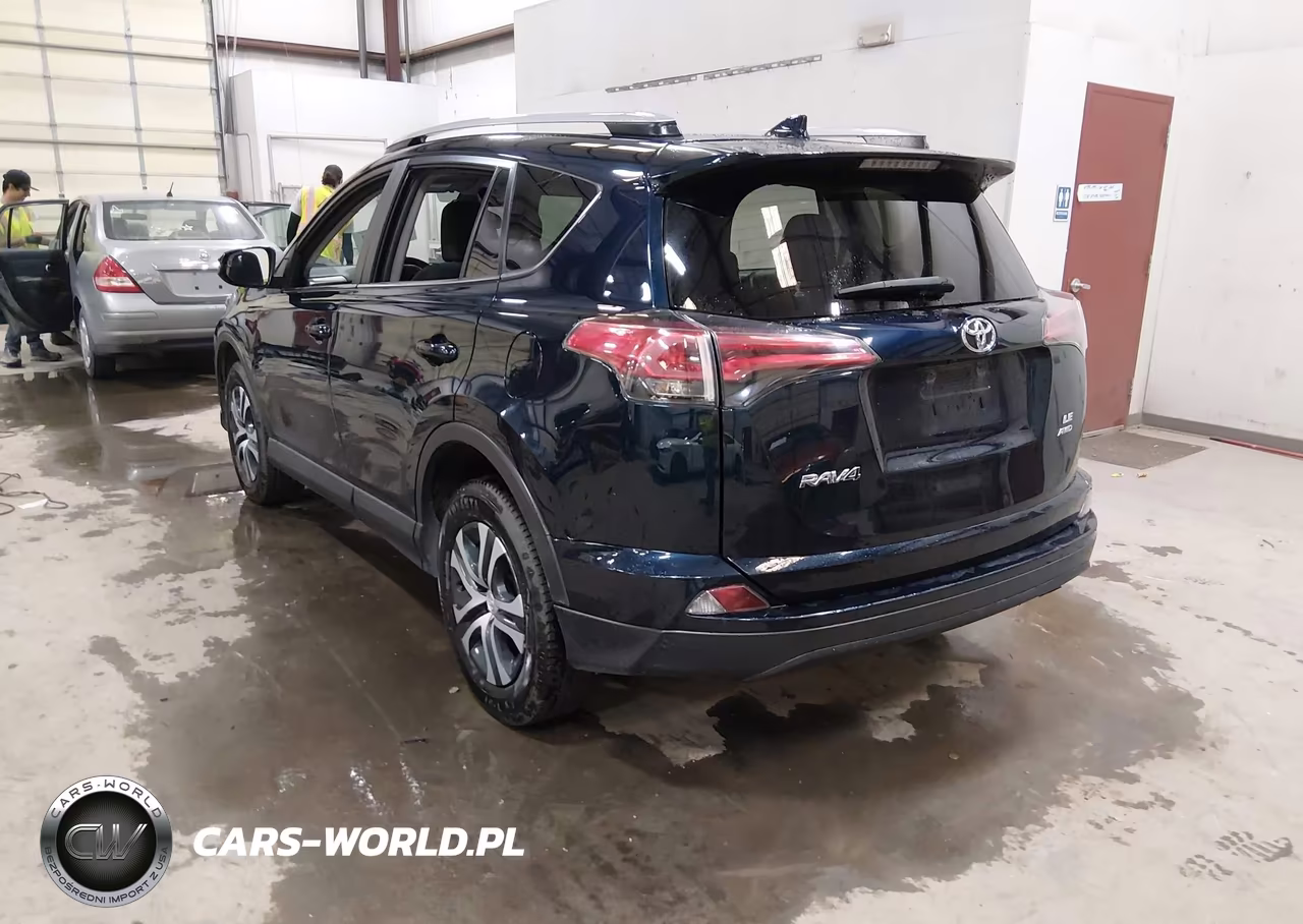 2018 Toyota Rav4 Le VIN:JTMBFREV8JJ723512 - 3