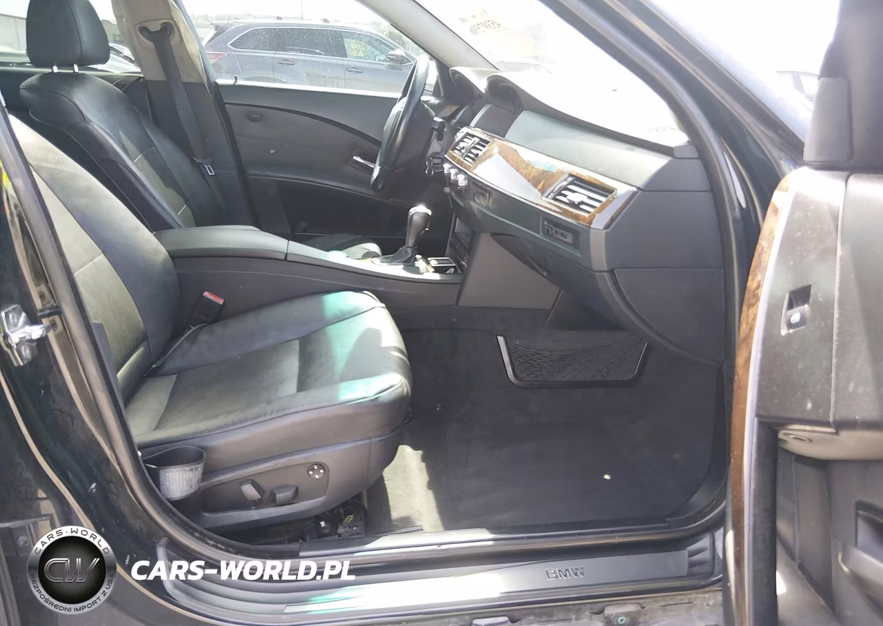 2007 BMW 525I VIN:WBANE53517CW67435 - 3