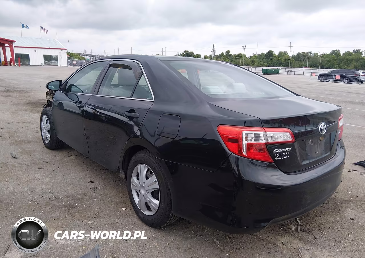 2014 Toyota Camry Le VIN:4T4BF1FK9ER437518 - 3