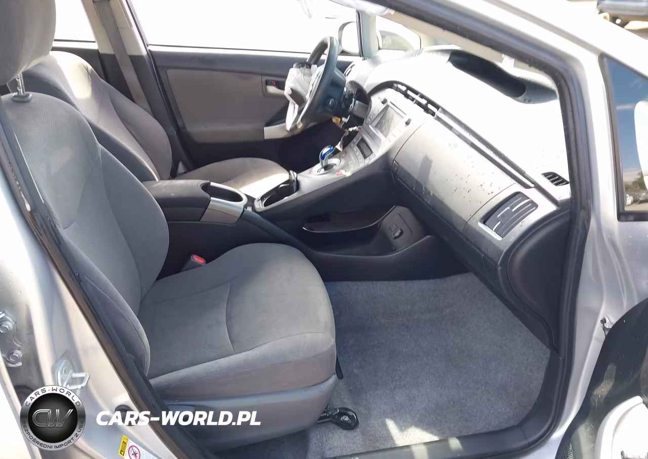 2015 Toyota Prius Two VIN:JTDKN3DU3F0463963 - 5