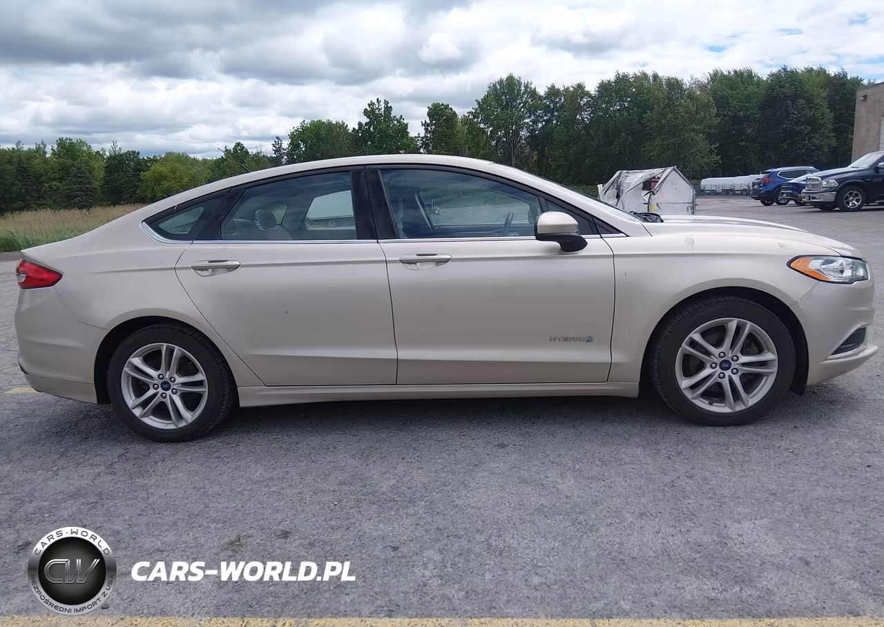 2018 Ford Fusion Hybrid S VIN:3FA6P0UUXJR122309 - 13
