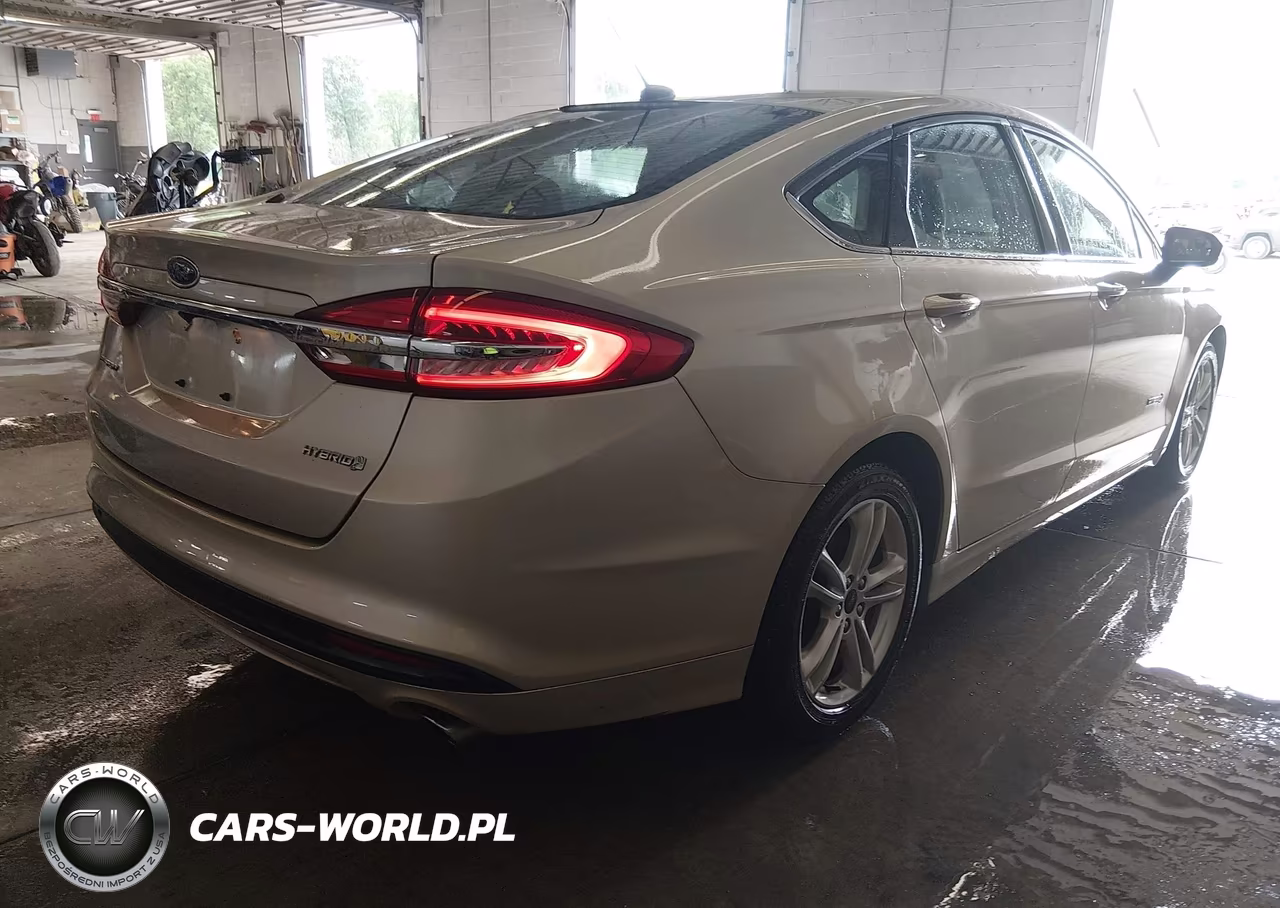 2018 Ford Fusion Hybrid S VIN:3FA6P0UUXJR122309 - 4